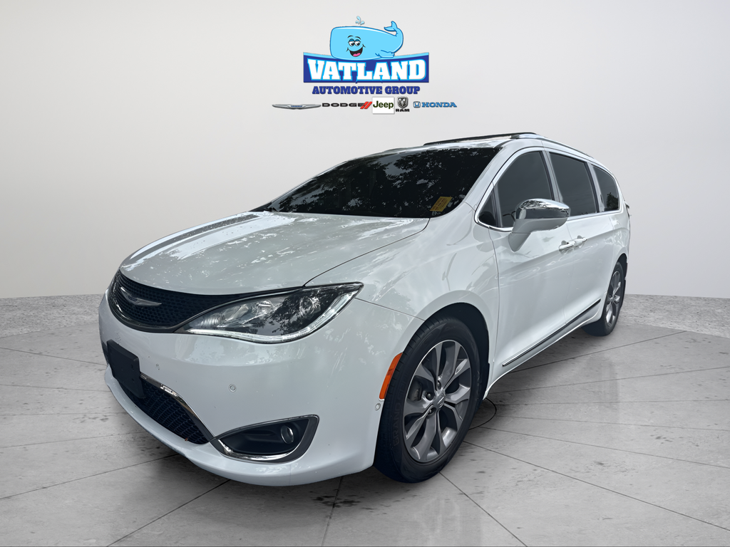 2020 Chrysler Pacifica Limited's photo