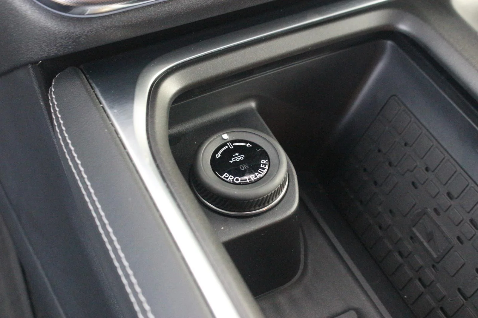 Used 2025 Black Ford Platinum image 29