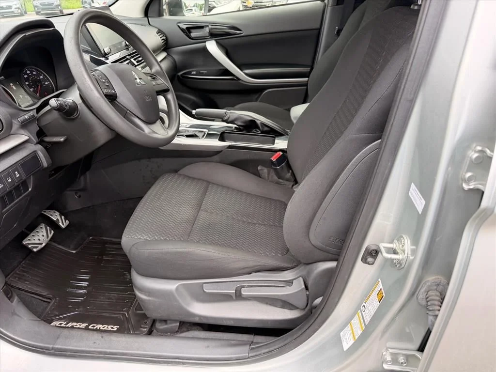 Used 2022 Silver Mitsubishi LE image 8