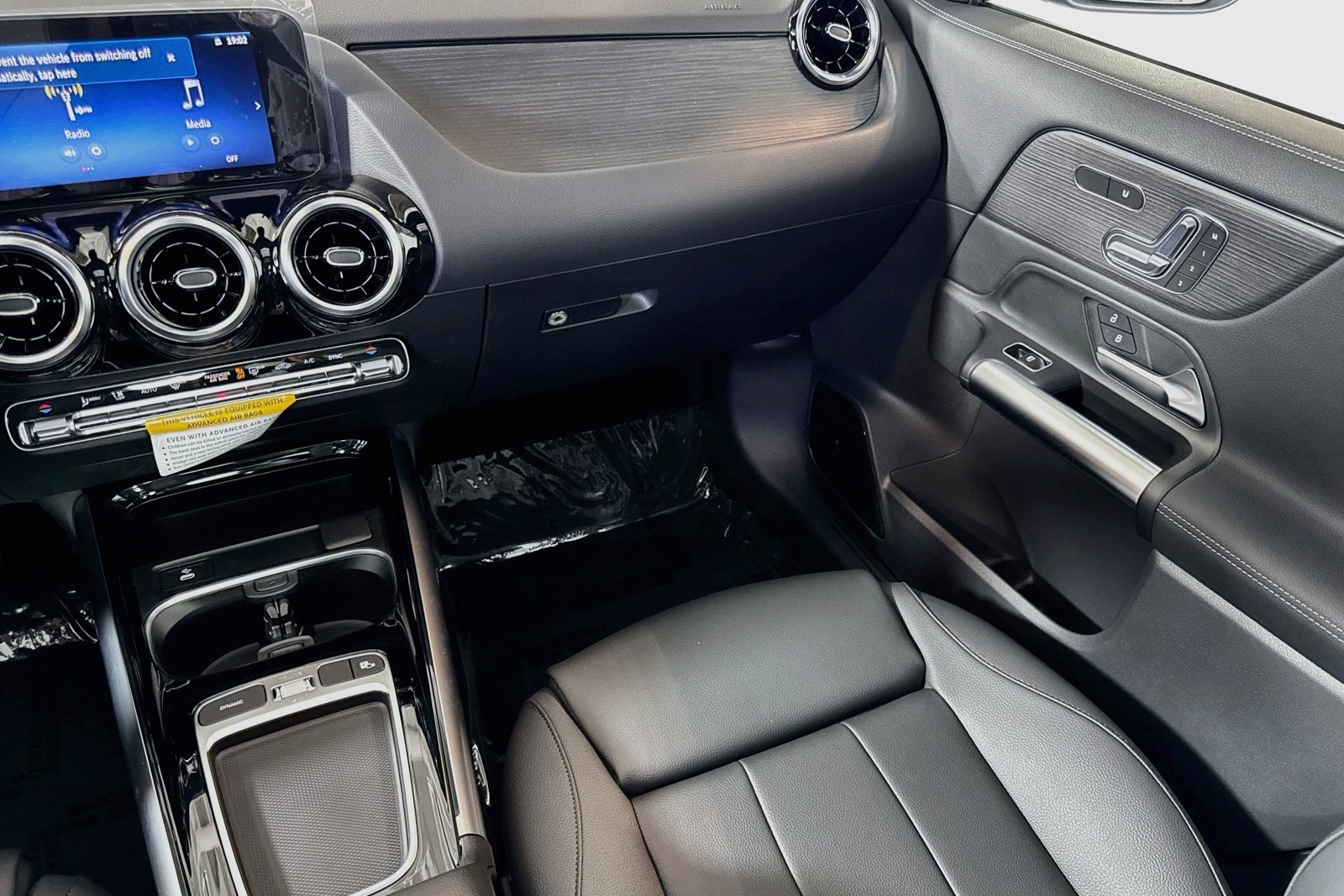 New 2026 Night Black Mercedes-Benz GLA 250 image 21