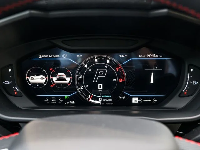 Used 2025  Lamborghini SE image 22