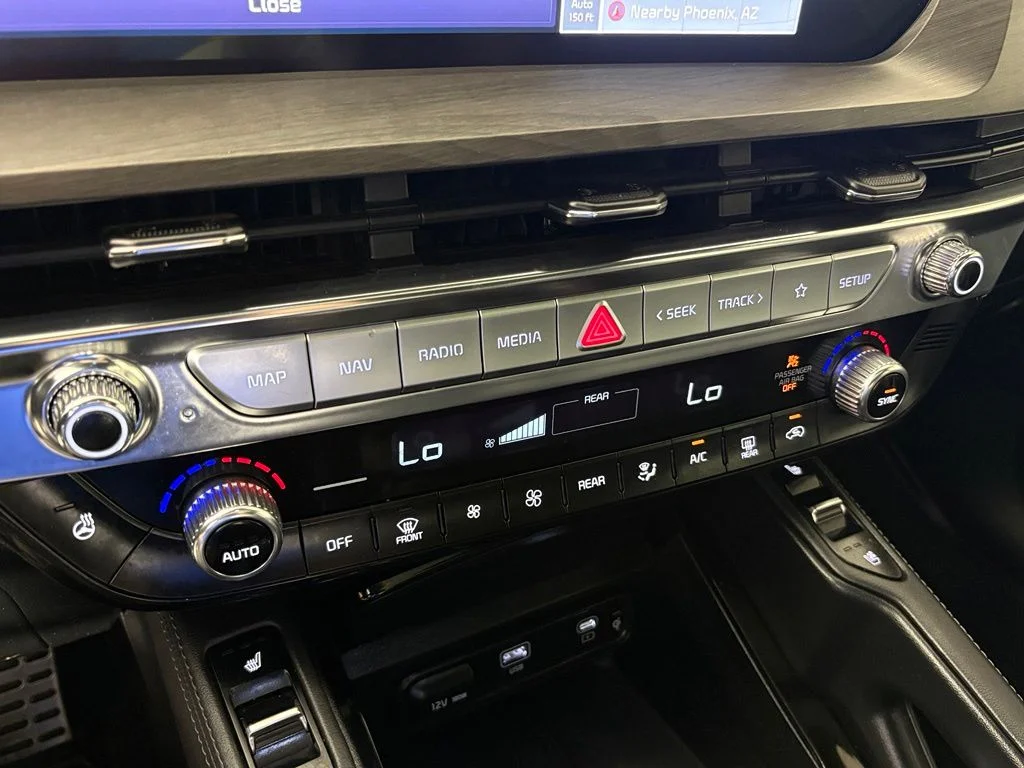 Used 2023 White Kia SX-Prestige X-Pro image 29