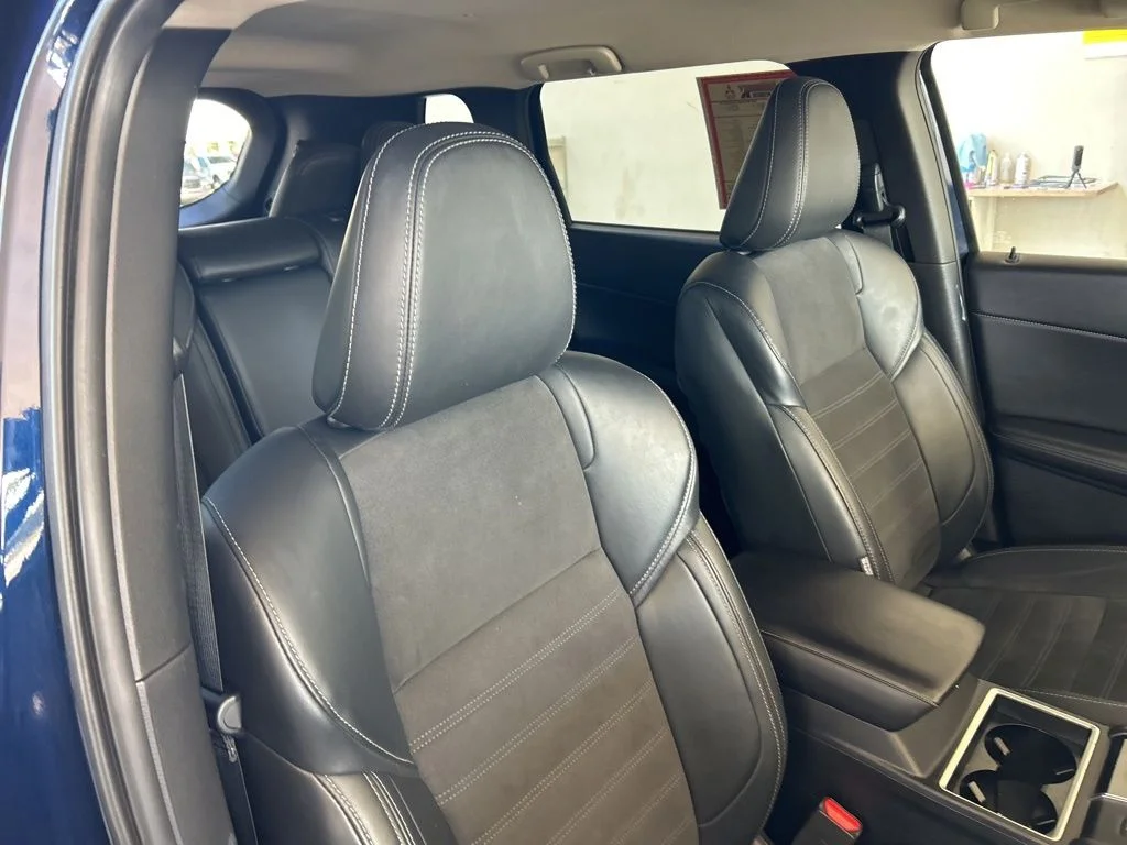 Used 2024 Blue Mitsubishi SE Black Edition image 22