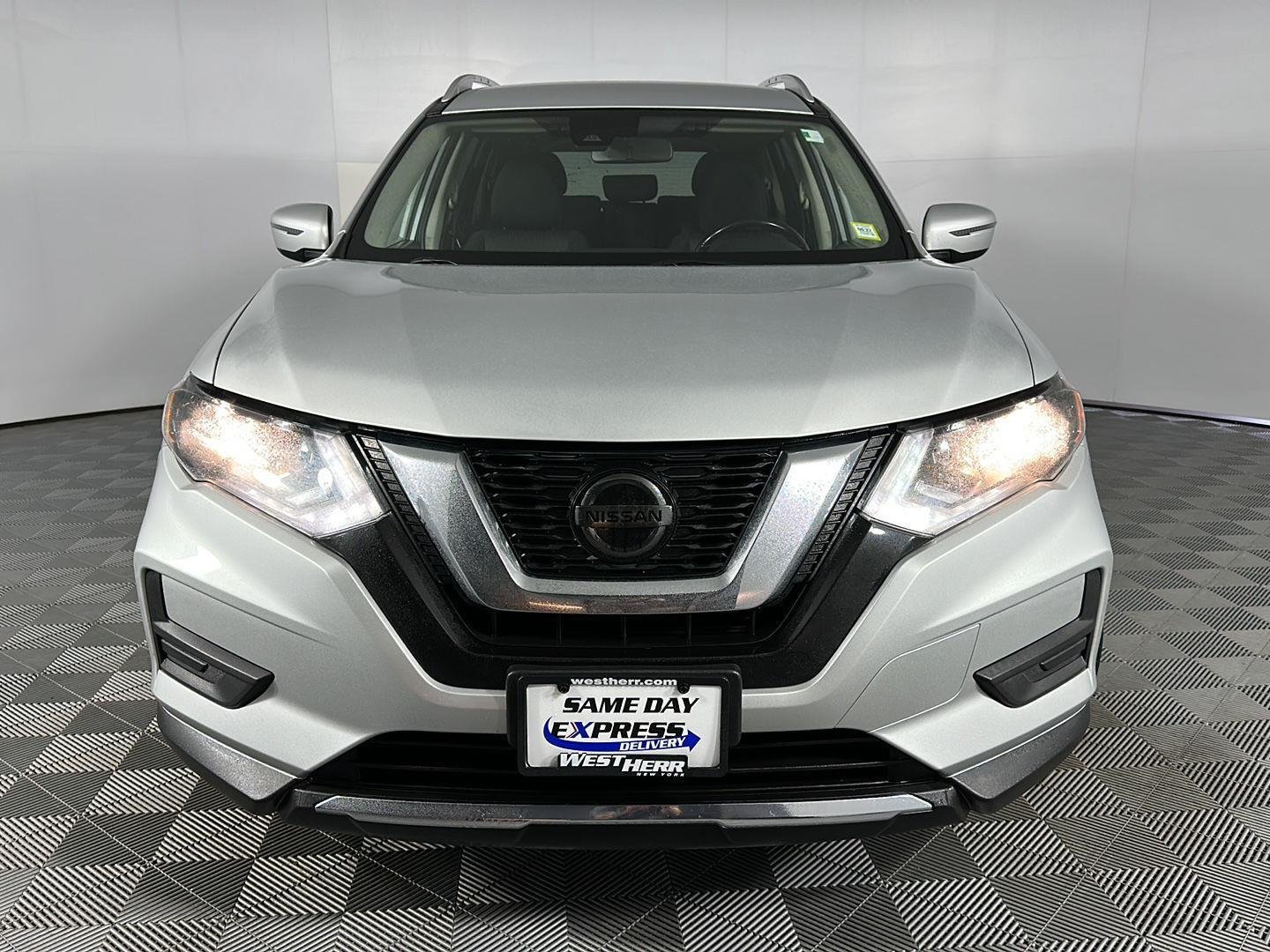 Used 2020 Brilliant Silver Metallic Nissan SV image 2