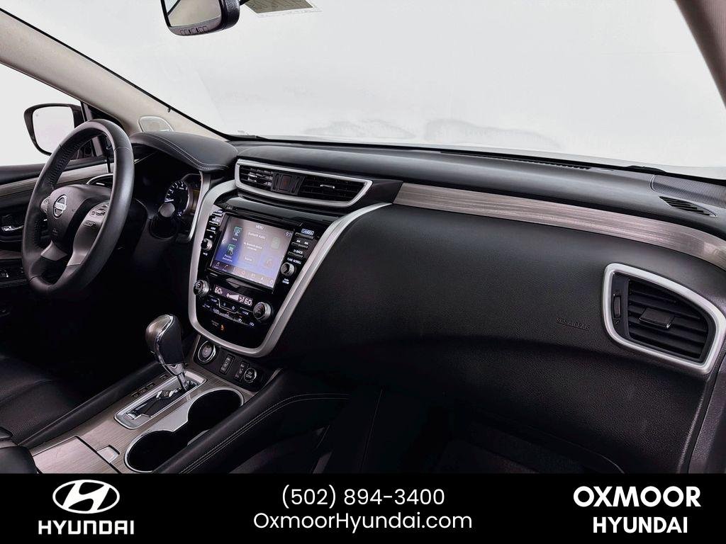 Used 2017 Brilliant Silver Metallic Nissan SL image 30