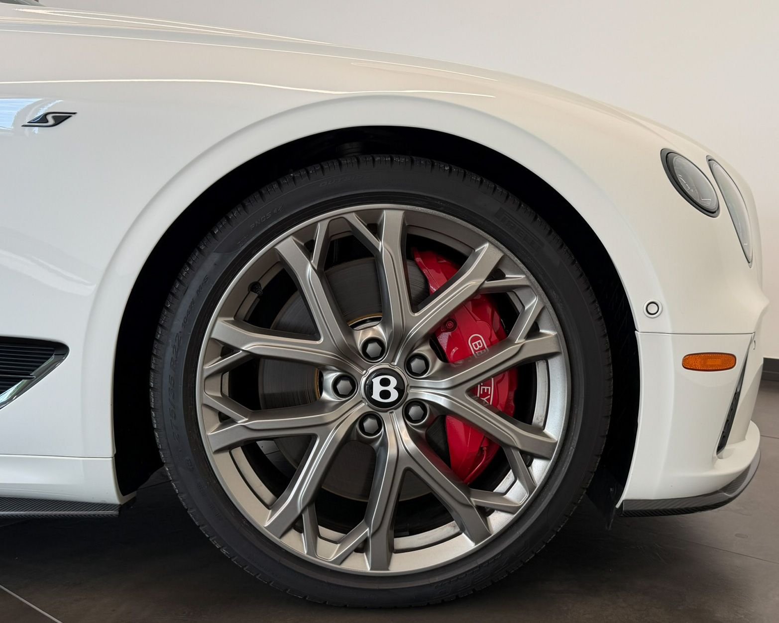 Used 2023 White Bentley V8 S image 6