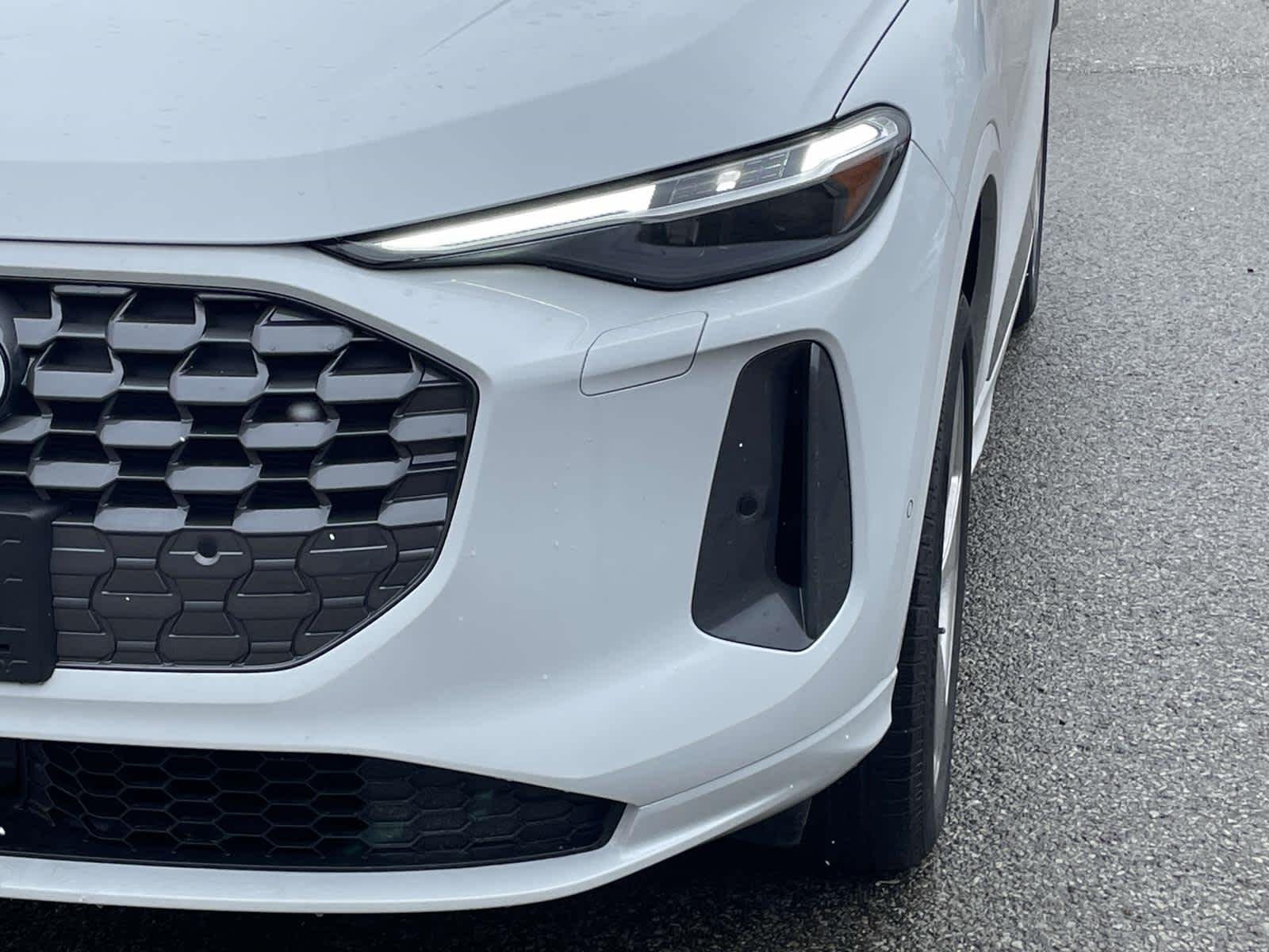 New 2025 Glacier White Metallic Audi Premium Plus image 9