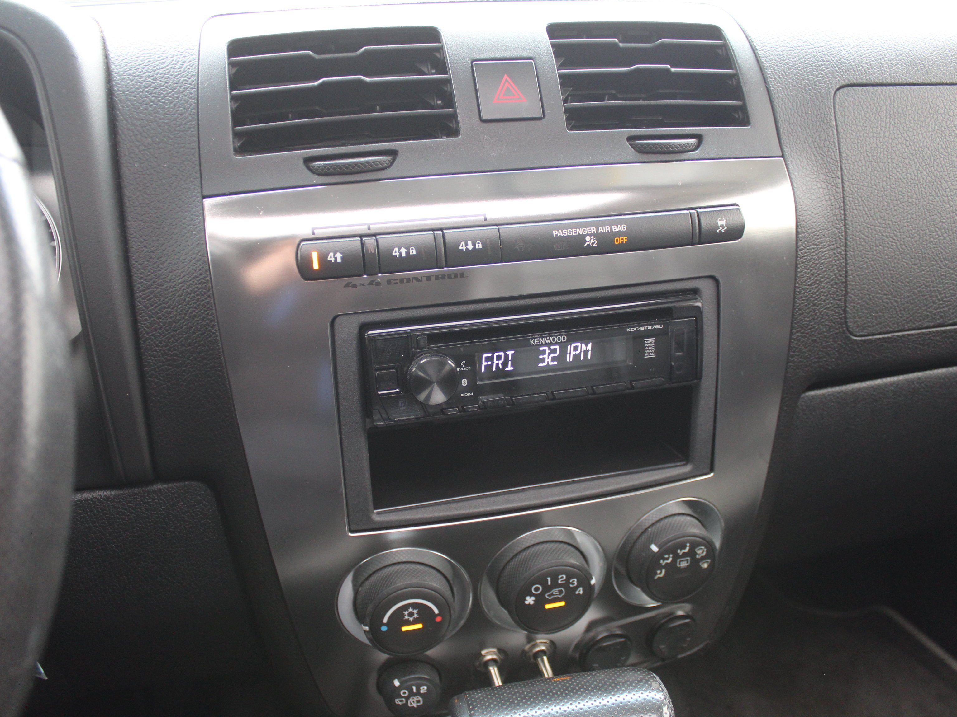 Used 2007 Boulder Gray Metallic HUMMER SUV image 18