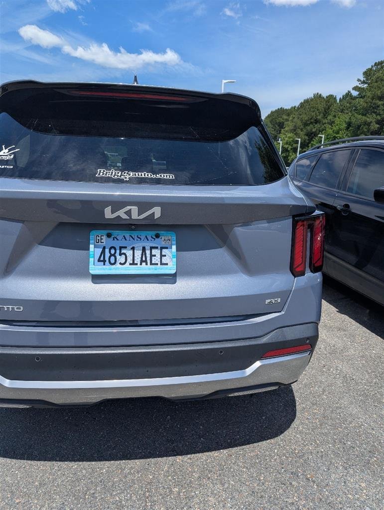 Used 2024 Everlasting Silver Kia S image 5