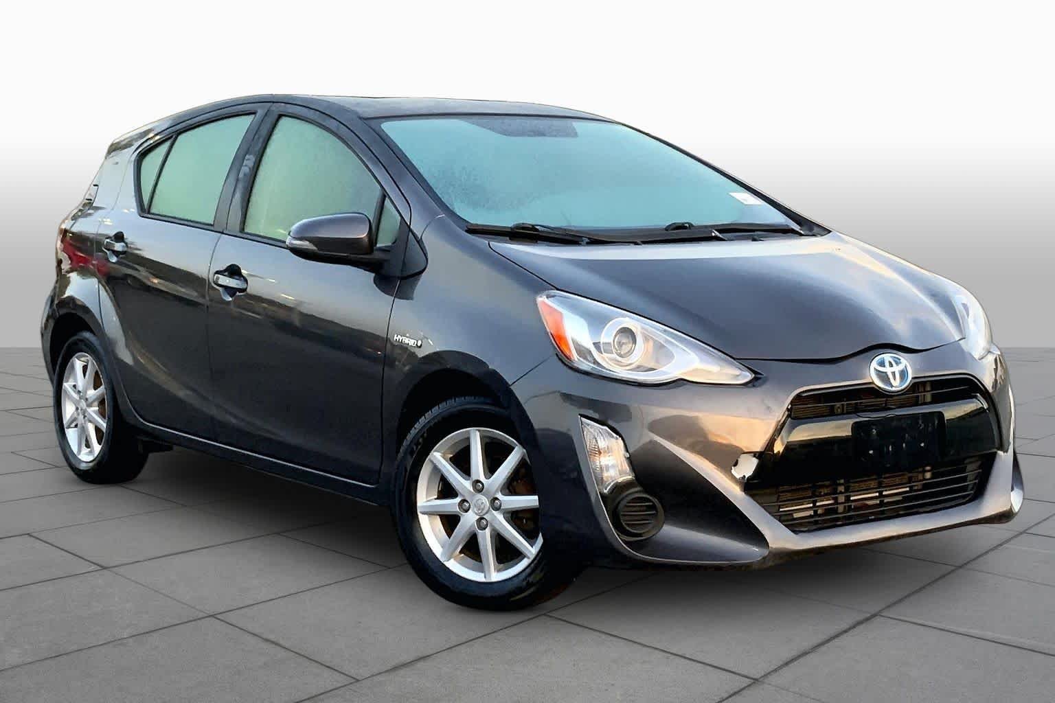 Used 2015 Magnetic Gray Metallic Toyota Three image 2