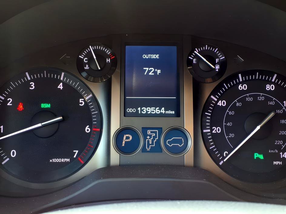 Used 2018 Starfire Pearl Lexus 460 image 24