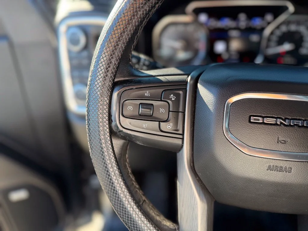 Used 2020 Gray GMC Denali image 27