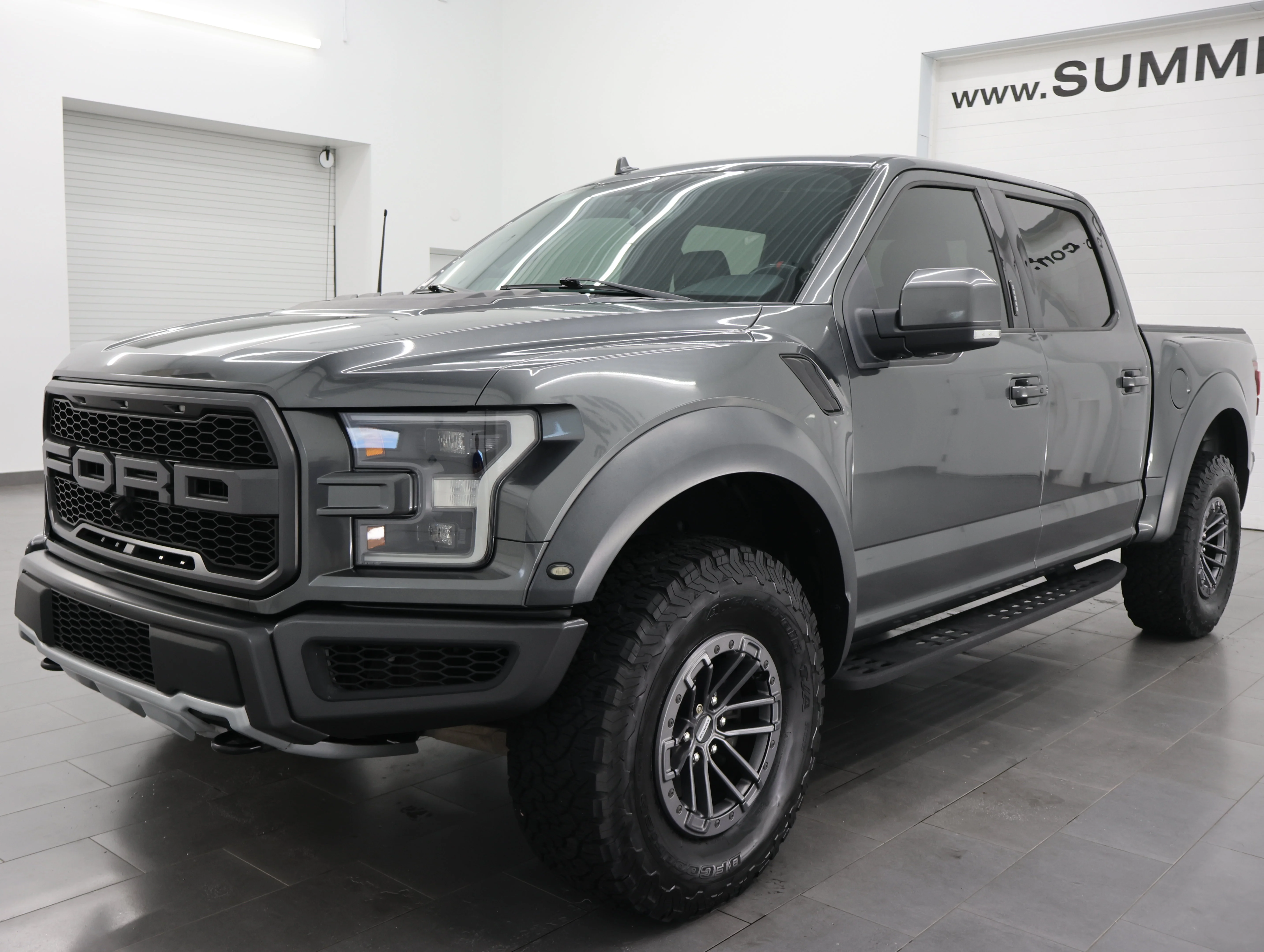 Used 2019 Magnetic Metallic Ford Raptor image 7