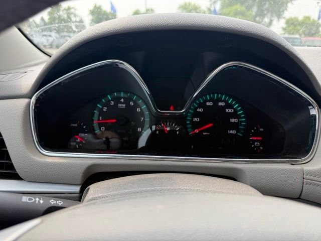 Used 2015 White Chevrolet 2LT image 17