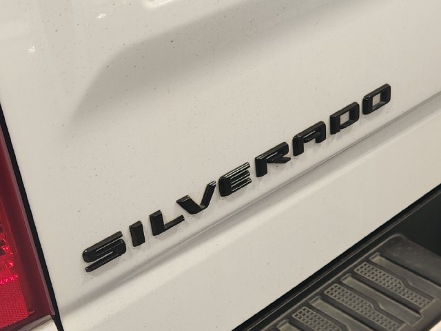 Used 2024 Summit White Chevrolet Custom image 9