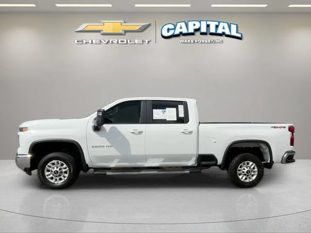 Used 2025 Summit White Chevrolet LT image 2