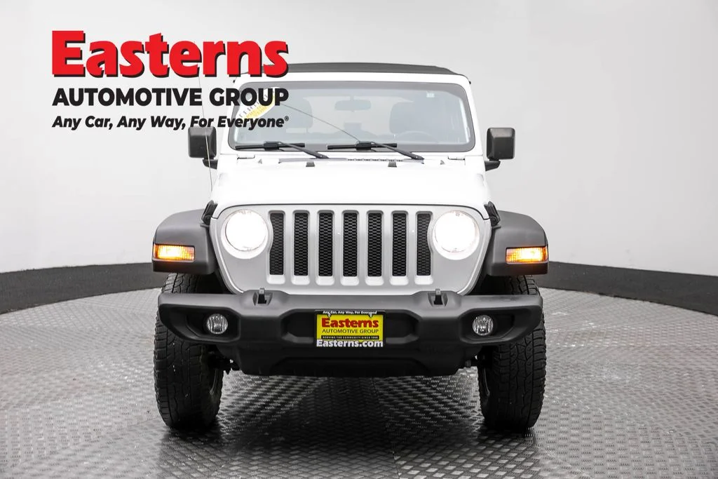 Used 2018 White Jeep Unlimited Sport S image 2