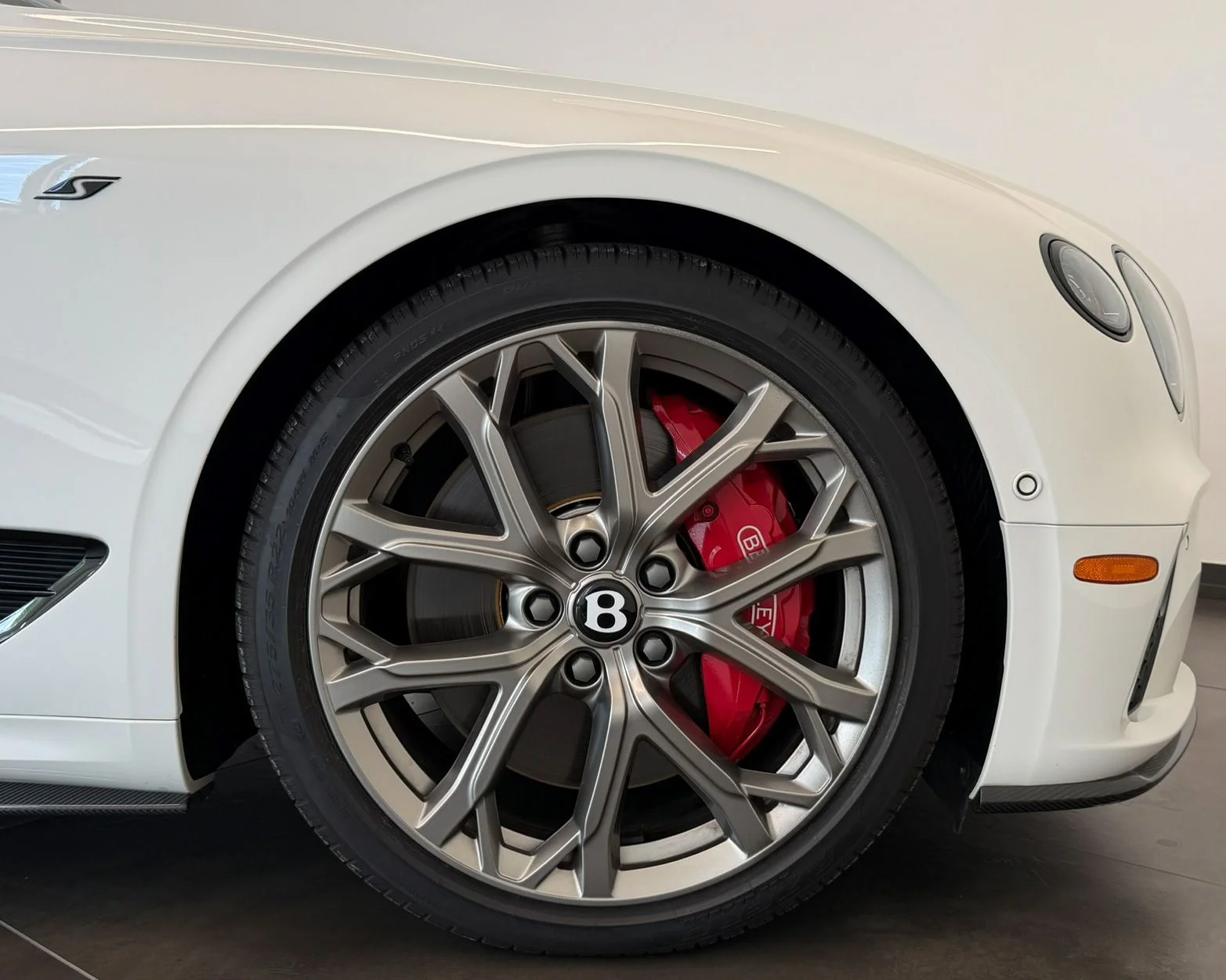 Used 2023 White Bentley V8 S image 6