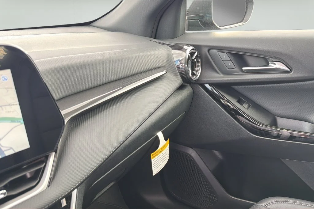 New 2027 Mosaic Black Metallic Chevrolet LT image 29