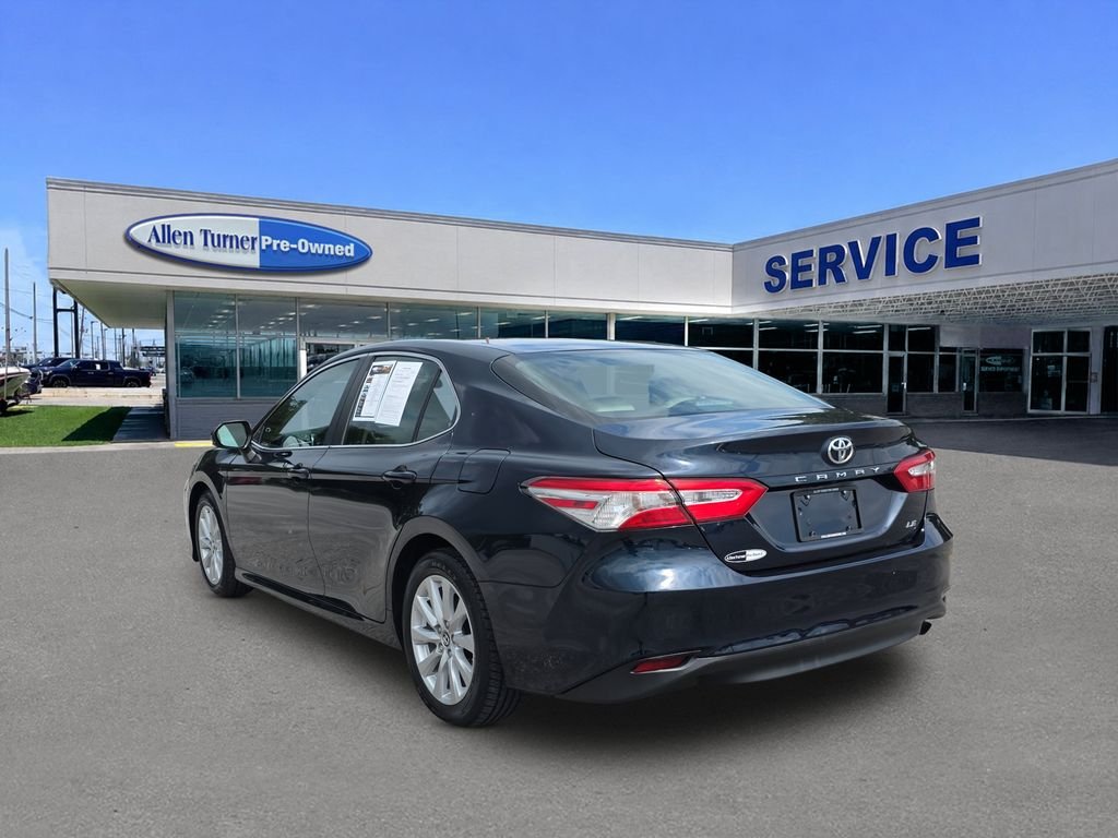 2018 Toyota Camry LE - Photo 6