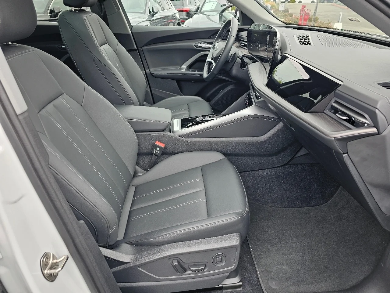 Used 2025 White Audi 2.0T Premium image 10