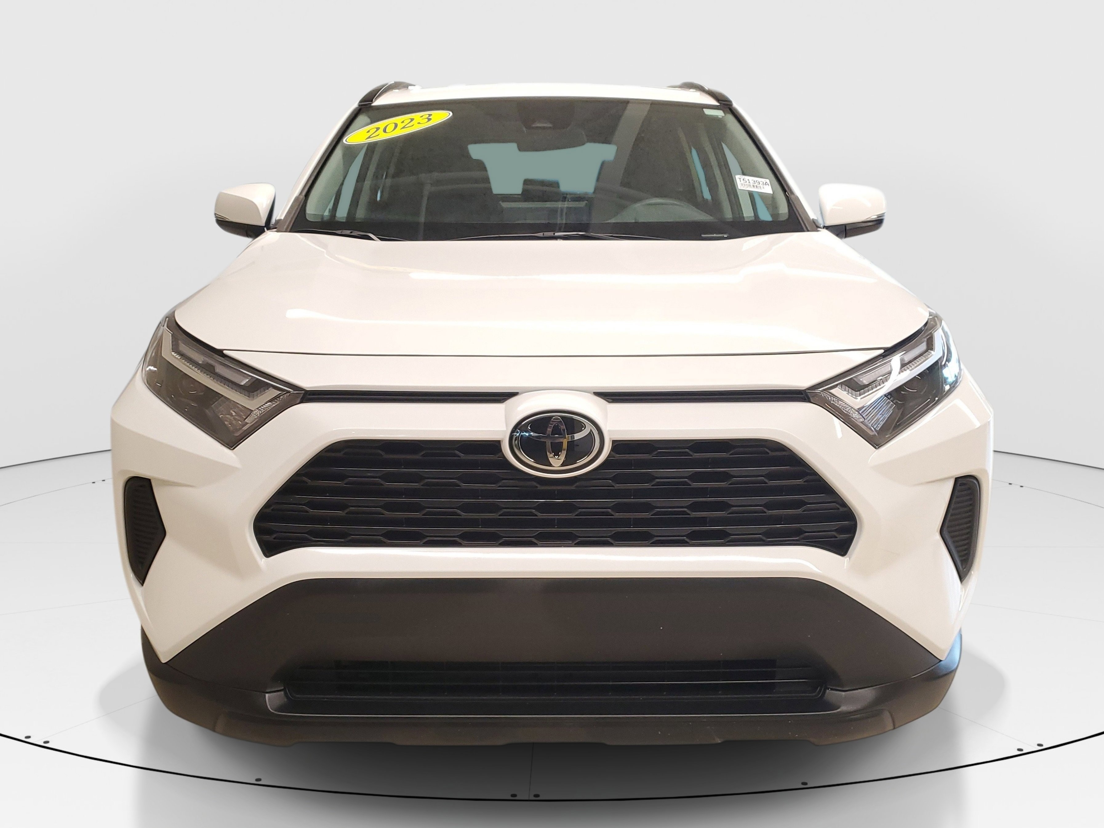 Used 2023 Ice Toyota XLE image 2