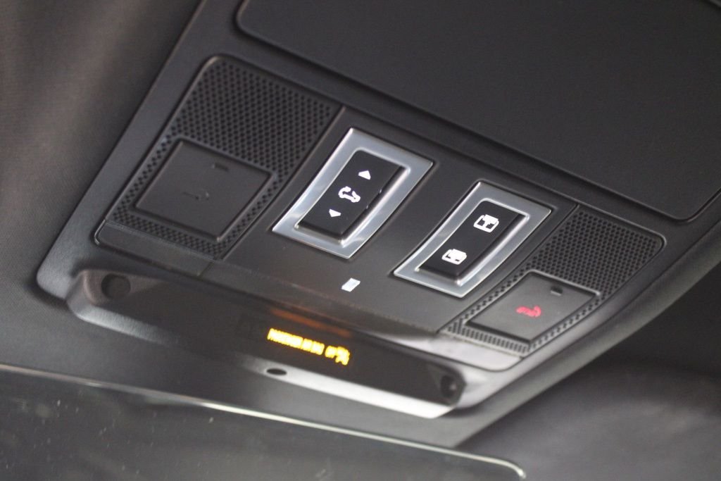 Used 2022  Land Rover XS Edition image 35