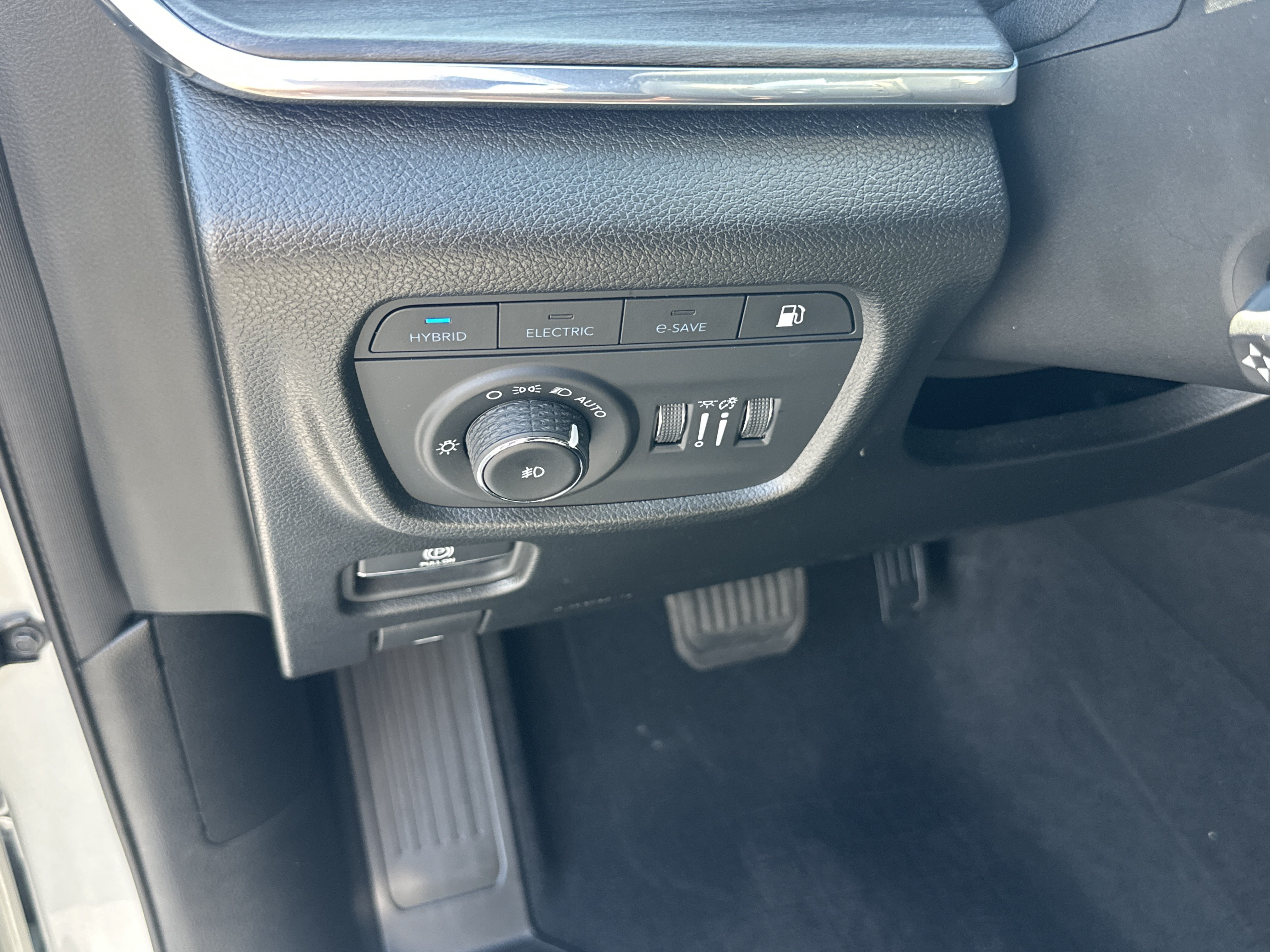 Used 2024 Silver Zynith Jeep Overland image 29