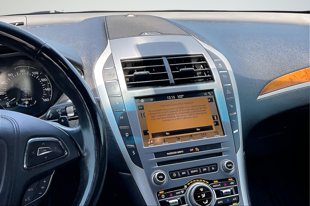 Used 2019 Gray Lincoln Reserve image 9