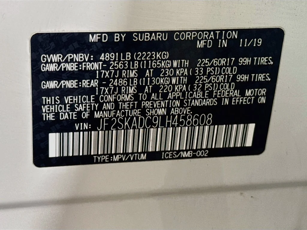 Used 2020 White Subaru Base image 38