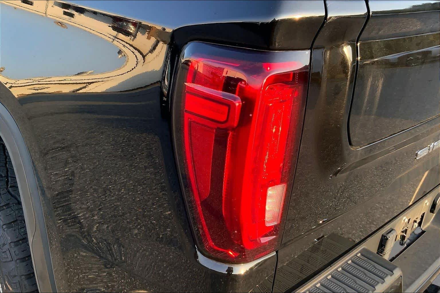 Used 2023 Onyx Black GMC AT4 image 27