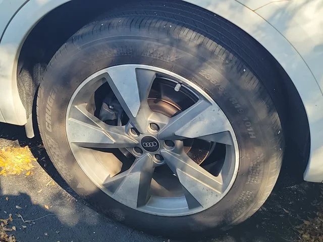Used 2023  Audi 40 Premium image 4