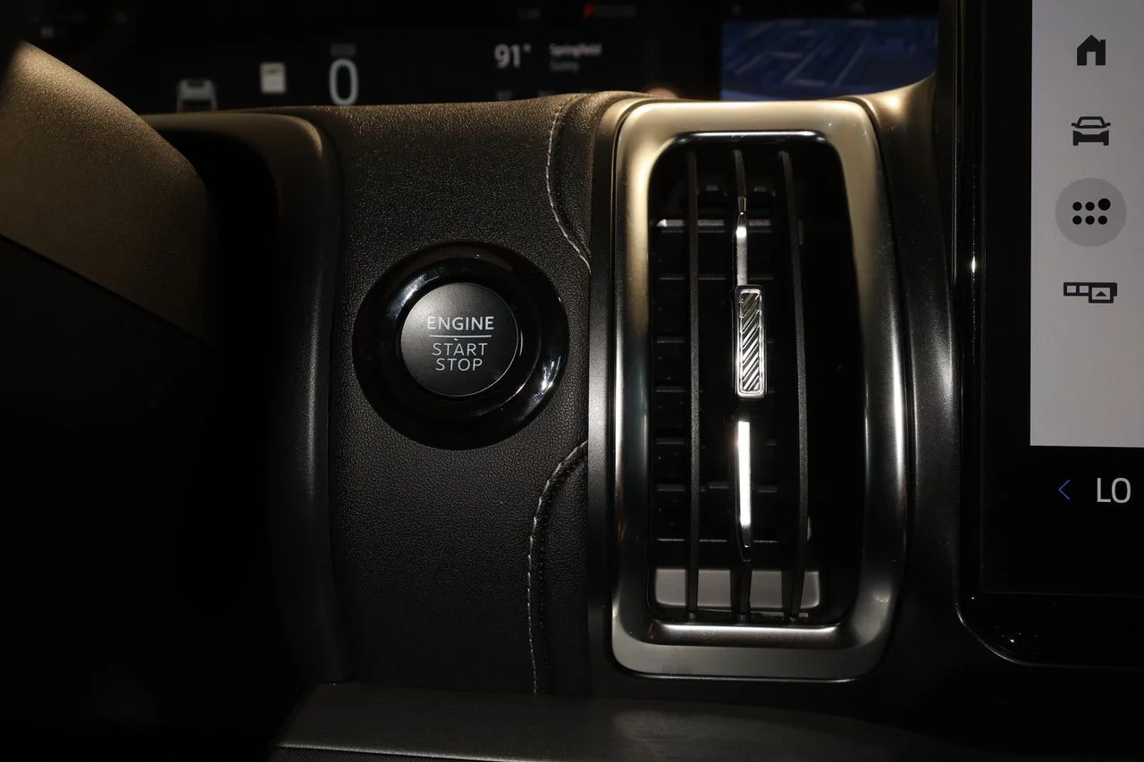 Used 2025 Silver Ford Platinum image 16