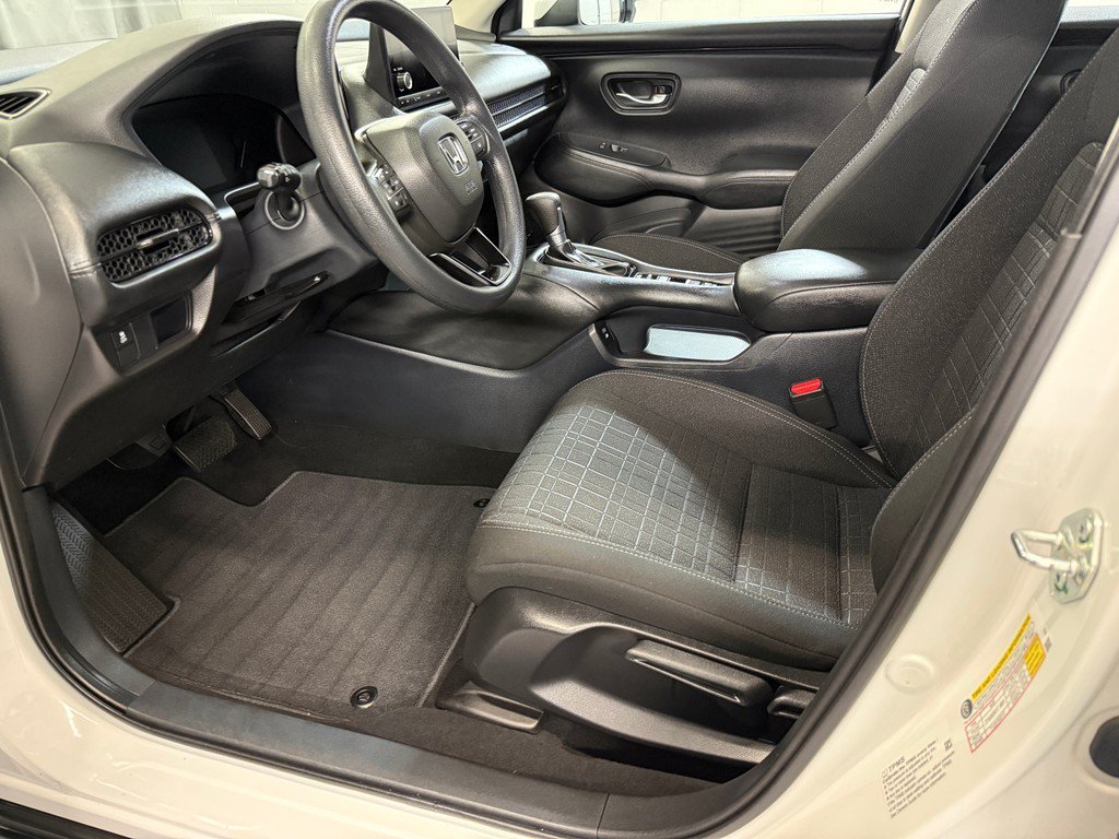 Used 2024 Platinum White Pearl Honda LX image 4