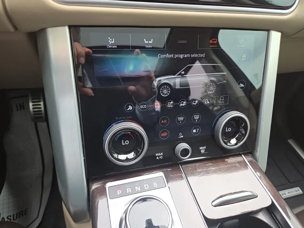 Used 2019 White Land Rover 3.0L V6 Supercharged HSE image 20