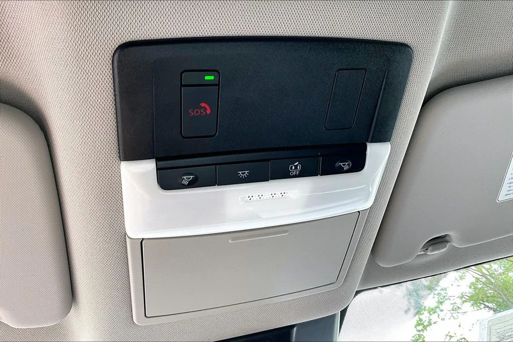 Used 2024 Black Nissan SL image 19