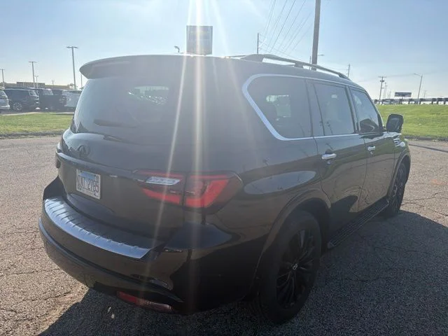 Used 2018 Black INFINITI Base image 5