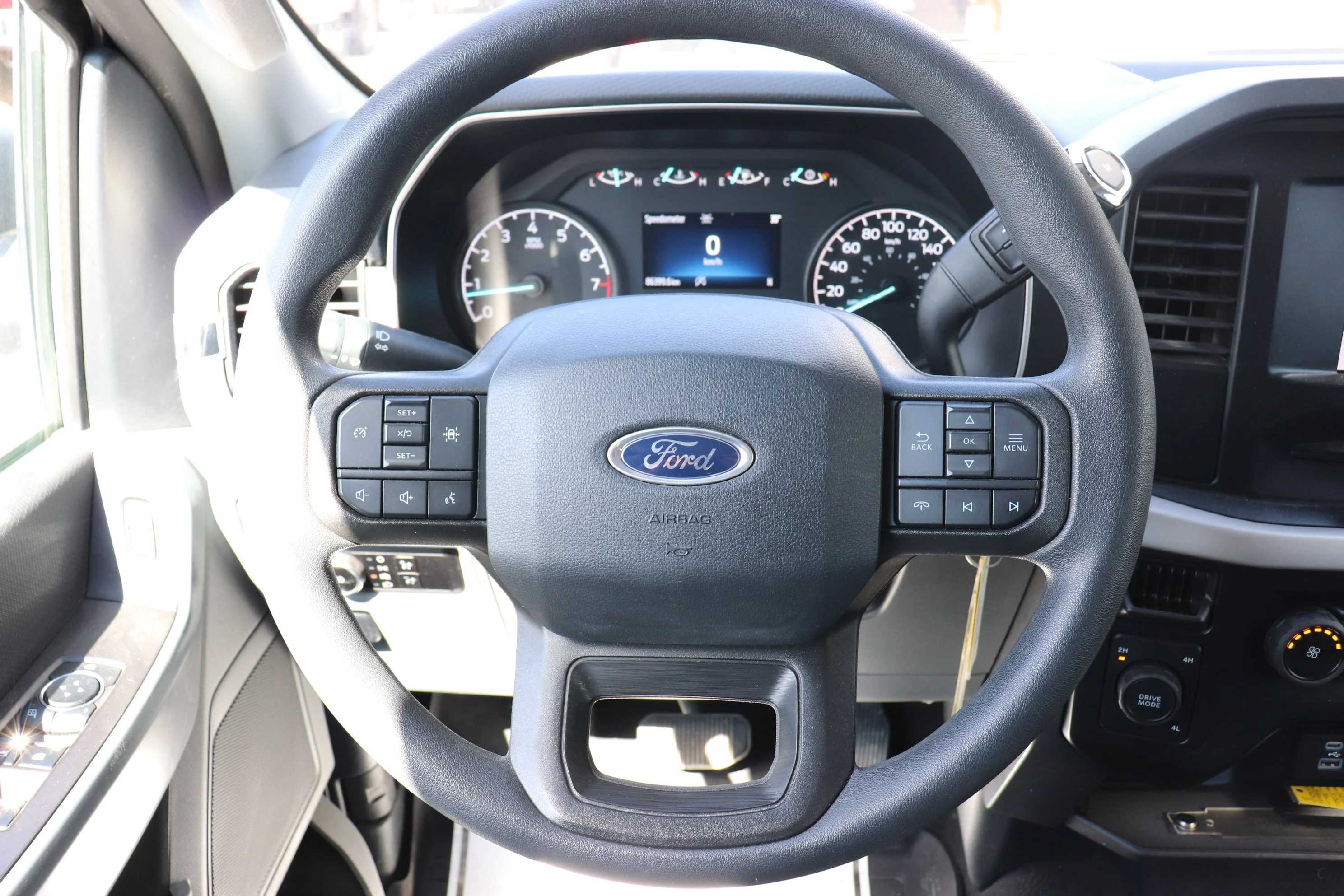 Used 2023 Silver Ford XLT image 10