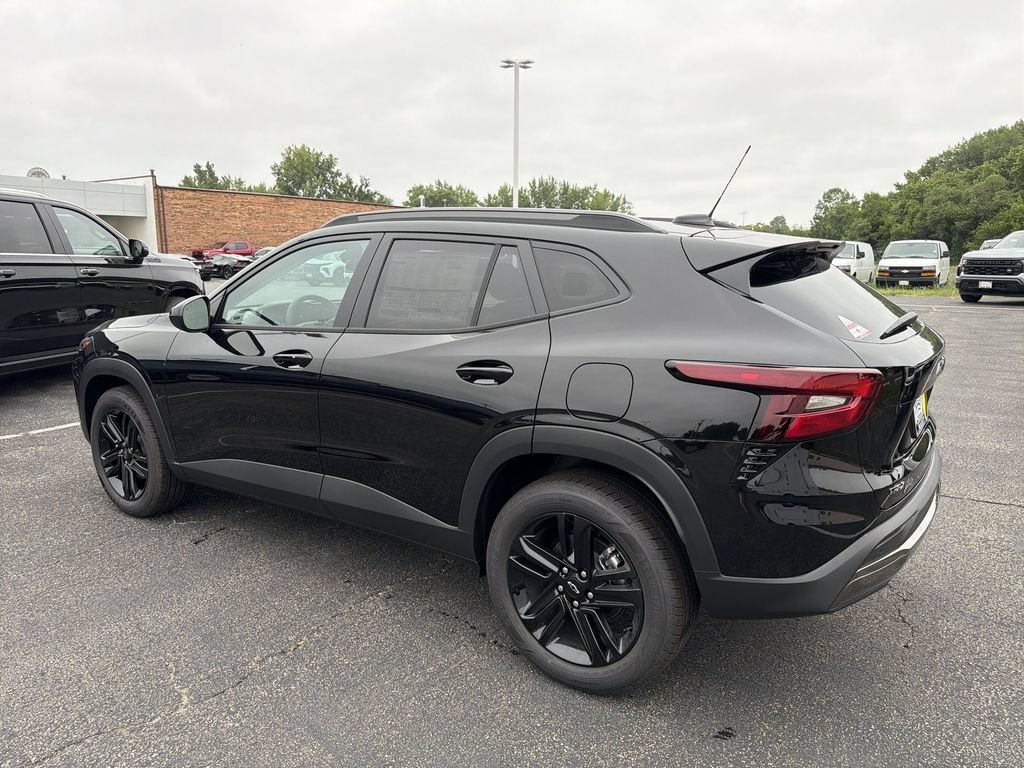 New 2026 Mosaic Black Metallic Chevrolet ACTIV image 3