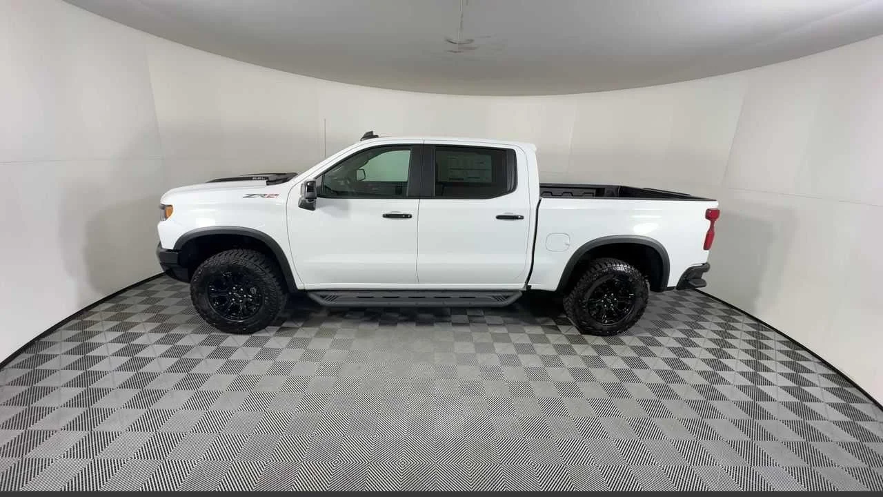 New 2026 Summit White Chevrolet ZR2 image 8