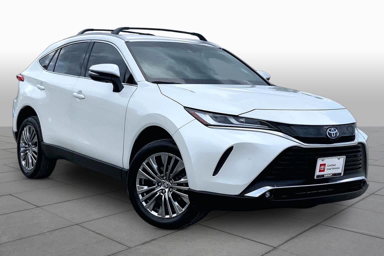 Used 2024 Wind Chill Pearl Toyota XLE image 3