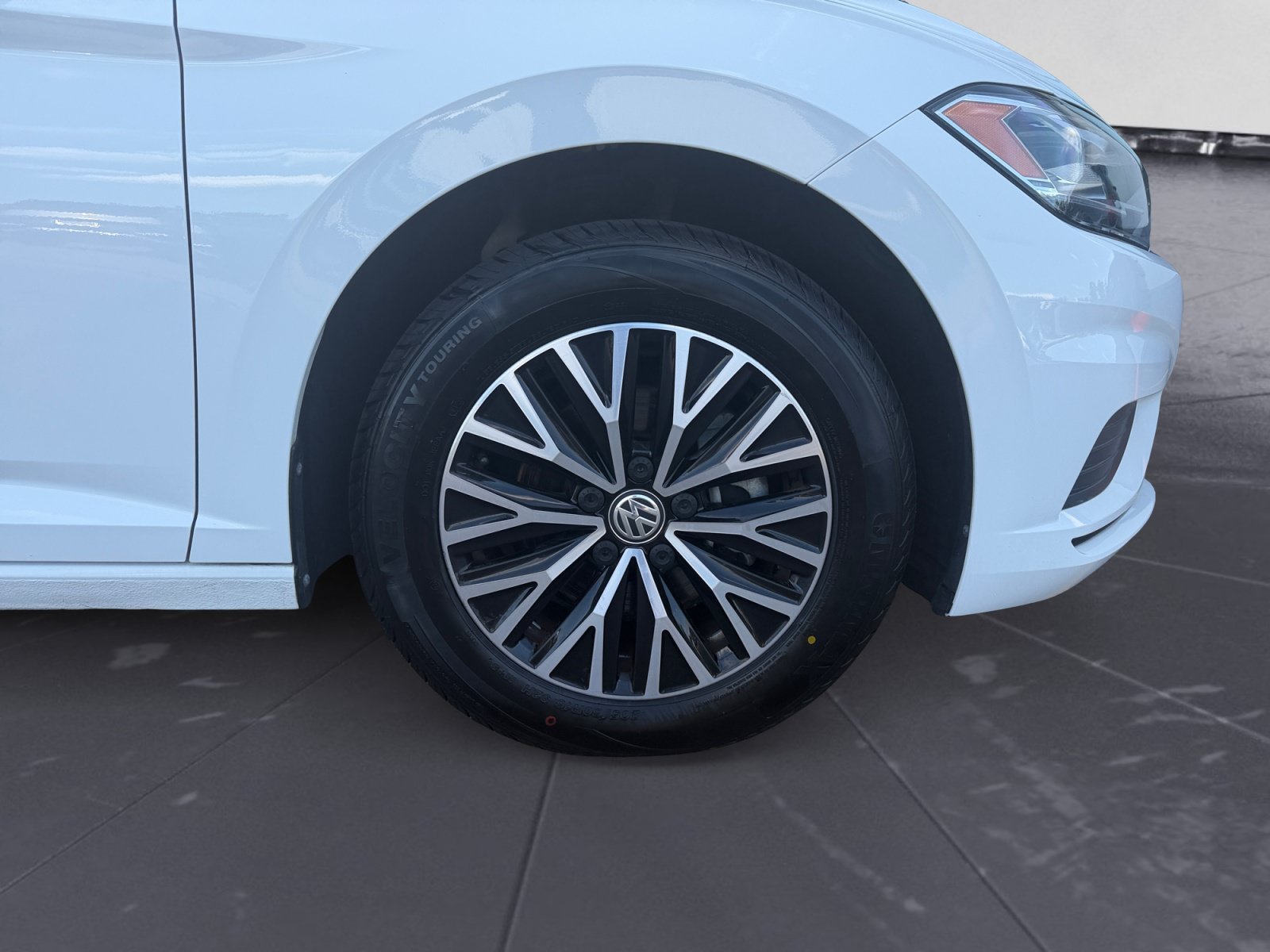 Used 2021 Pure White Volkswagen S image 42