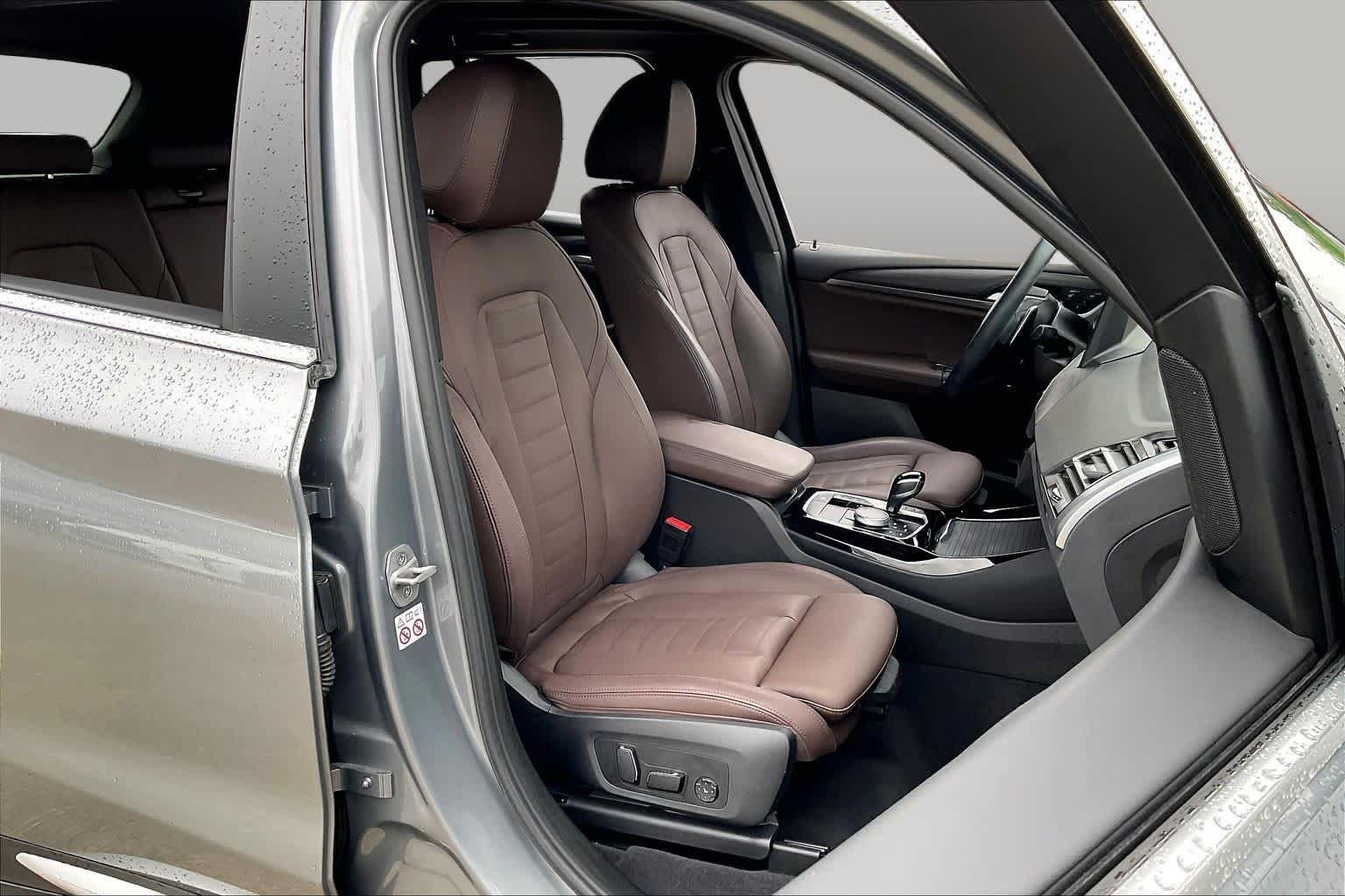 Used 2024 Skyscraper Grey Metallic BMW xDrive30i image 8