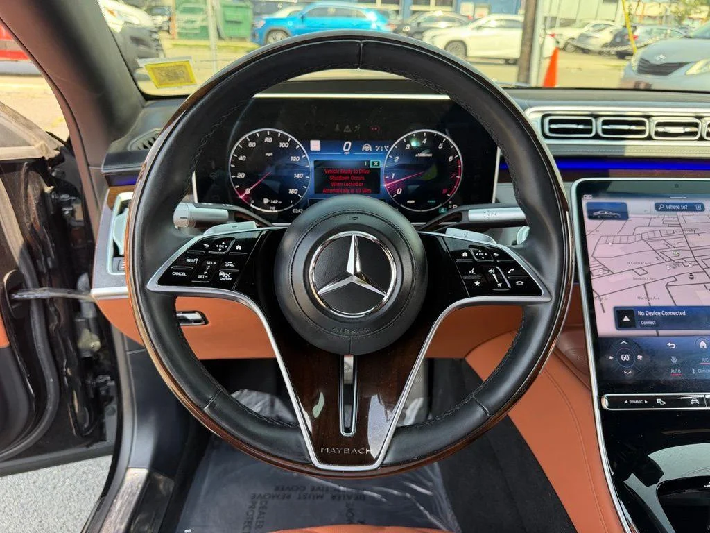 Used 2024 Black Mercedes-Benz Maybach S 580 image 22