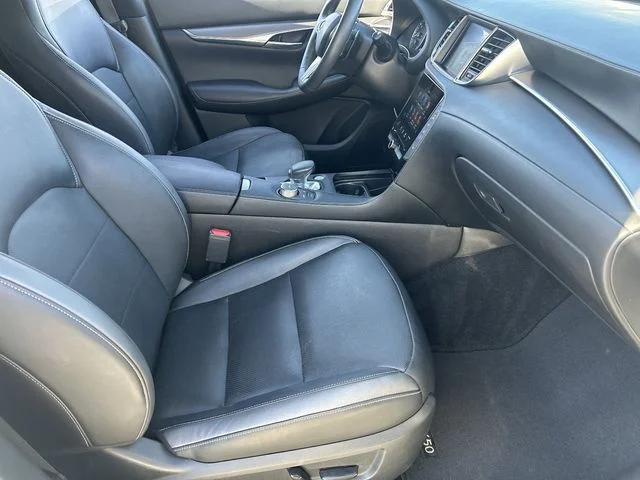 Used 2022 Majestic White INFINITI Luxe image 13
