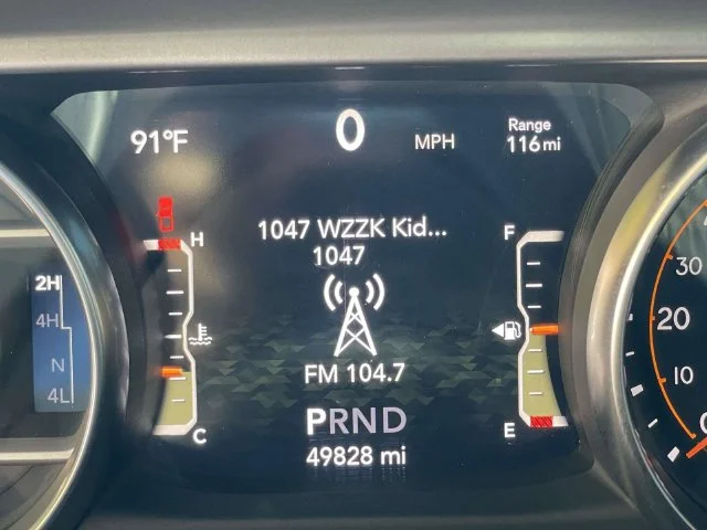 Used 2021 Red Jeep Sport image 25