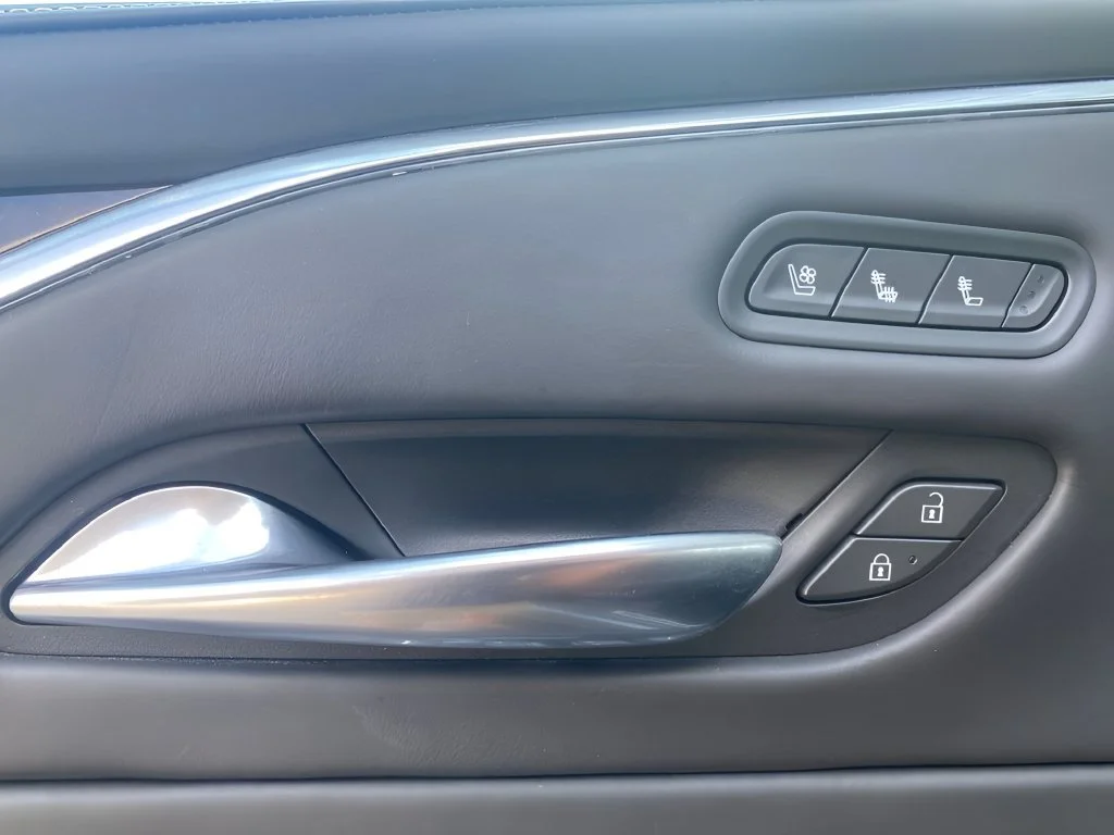 Used 2022 SATIN STEEL METALLIC Cadillac Sport Platinum image 9