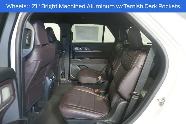 New 2027 Star White Metallic Tri-Coat Ford Platinum™ image 28