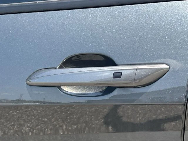 Used 2025 Gray Hyundai SEL Sport image 37