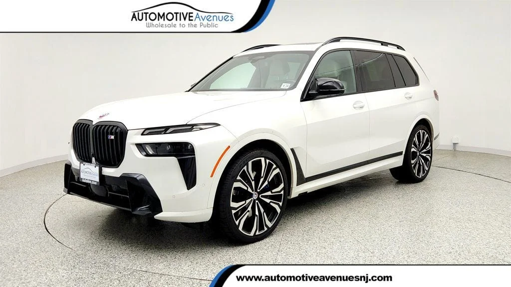 2023 BMW X7 M60i's photo